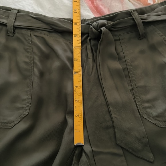 NWT New York and Company Belted Pull On Shorts - Picture 7 of 11